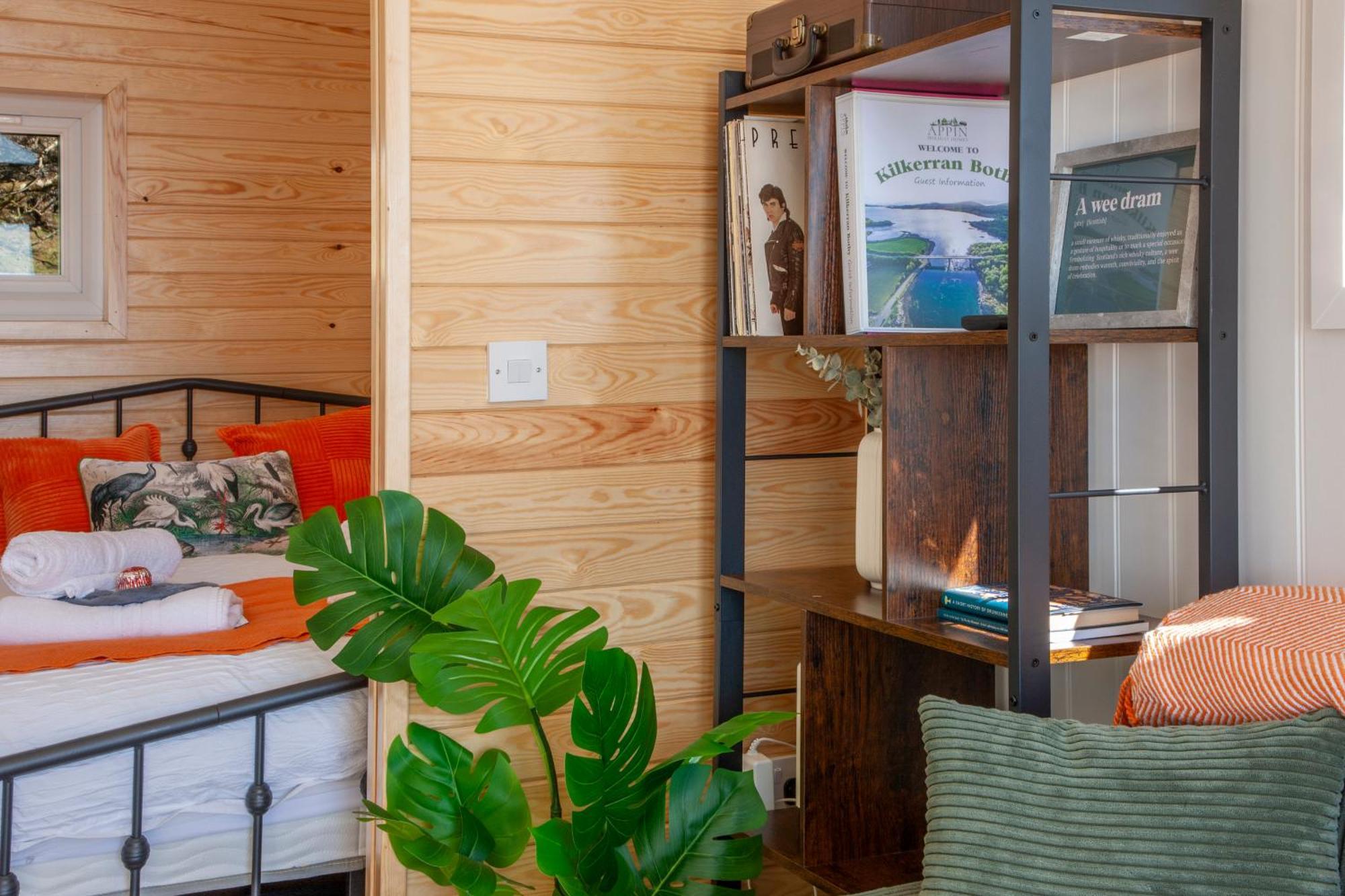 Appin Holiday Homes -Caravans, Lodges, Shepherds Hut And Train Carriage Stays Exteriör bild