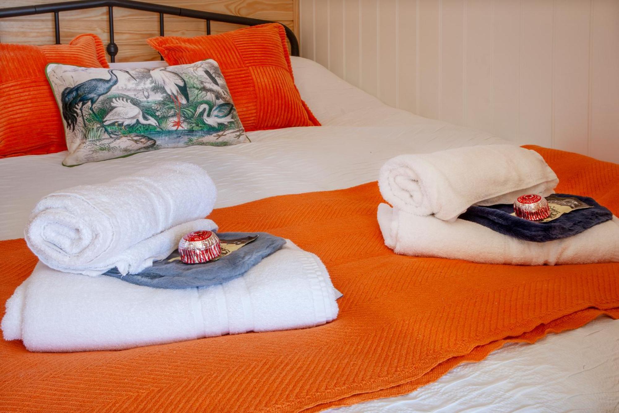 Appin Holiday Homes -Caravans, Lodges, Shepherds Hut And Train Carriage Stays Exteriör bild